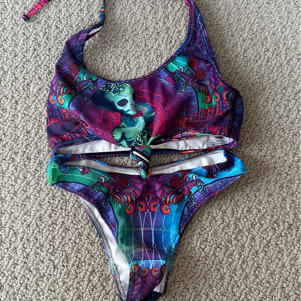 Liquid dreams Alien rave set